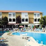 Kassandra 公寓式酒店 3*