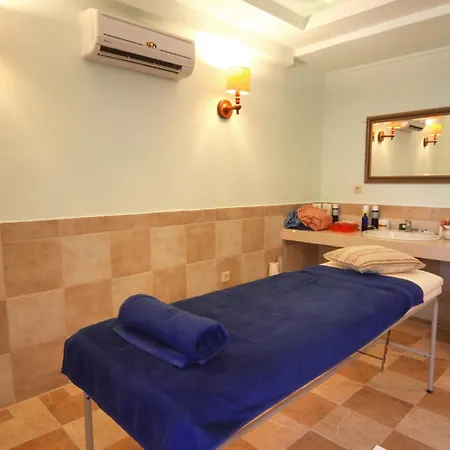 Kassandra Apart-hotel 3*